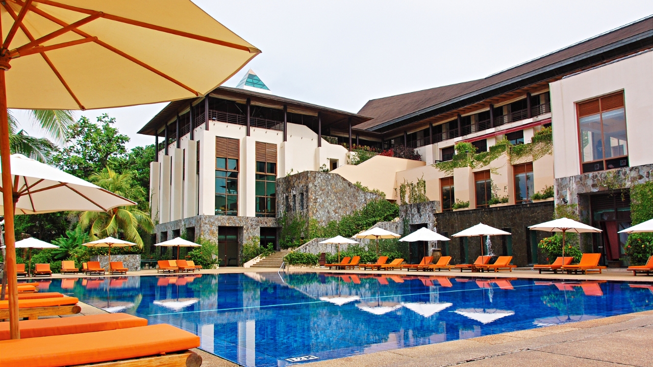 Black Creative What is Hustle Culture YouTube Thumbnail (1)